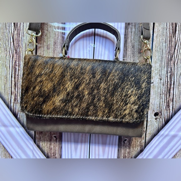 Mini Crossbody wallet Stylish Cow Hide tooled Brown and Tan Women's Bag (b) - Picture 9 of 10